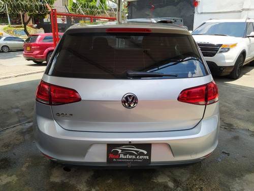 Volkswagen Golf 2015 Trendline Tp 1600cc R15