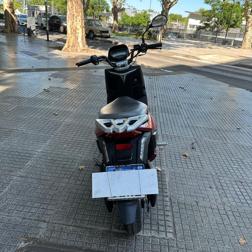 Imagen 8 de 13 de Motos Eléctricas Gilera Eg-ii + Baúl Eg2 Scooter Usada