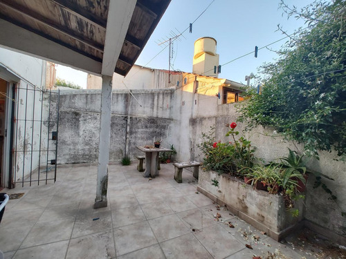 Casa En Venta - 4 Dormitorios 2 Baños - 201mts2 - Mar Del Plata