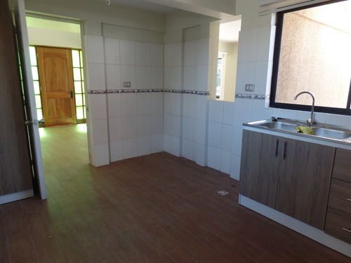Casa Muy Amplia Para Empresas Y/o Habitacional