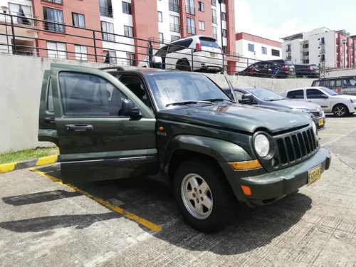 Poderosa Jeep Cherokee Sport 2007 Automática 4x4