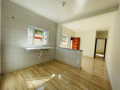 Imagem 10 de 14 de Ótima Oportunidade. Casa Á Venda,com Piscina, No Litoral Sul