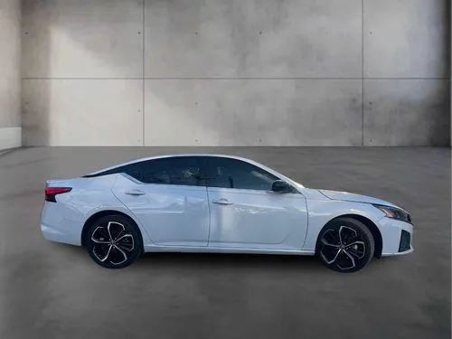 Nissan Altima 4p SR Turbo L4/2.0/T Aut
