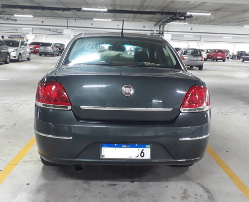 Imagem 8 de 10 de Fiat Linea 2013 1.8 16v Essence Flex 4p