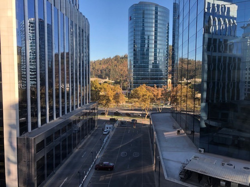 Imagen 2 de 4 de Estacionamiento A Pasos Costanera Center - Metro Tobalaba