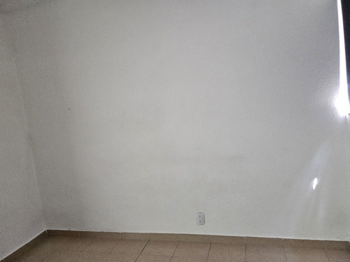 Casa Ubicada, Remodelada, De Un Solo Nivel , De Una Recamara, Baño, 47 M2 C, En La Unidad Habitacional Santa Fe , Imss