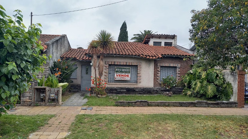 Chalet Ph 4 Amb. A Reciclar Al Frente