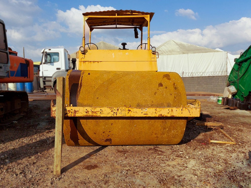 Imagem 1 de 7 de Rolo Compactador Tema Terra Spv 735p 1979=caterpillar