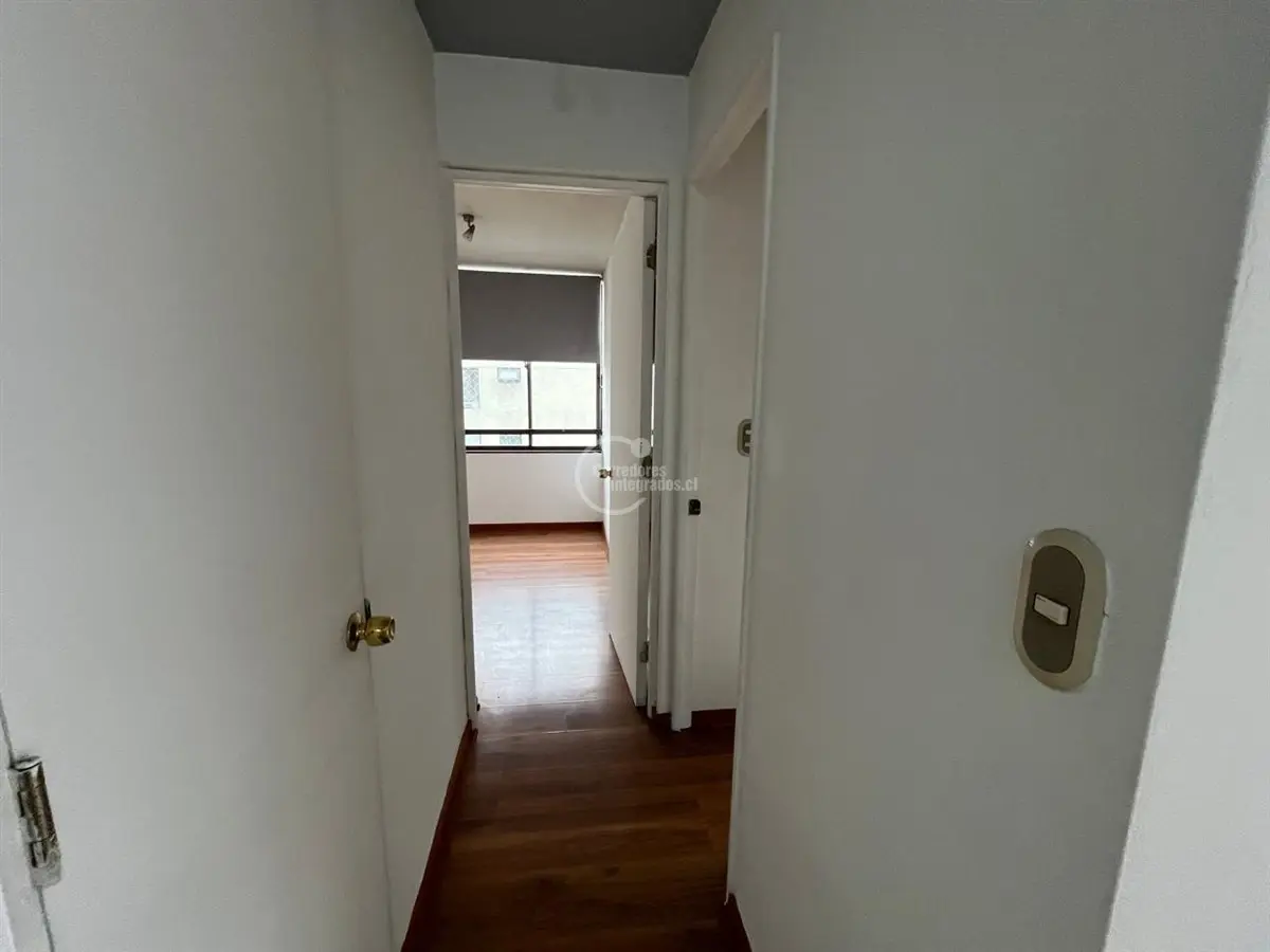 Imagen 4 de 12 de En Providencia. 2 Dorm. 2 Baños. Estac Y Bodega.