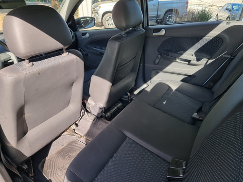 Volkswagen Voyage 1.6 Comfortline 101cv