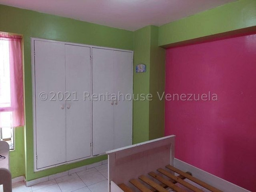 Imagen 7 de 14 de Gustavo Zavala Rentahouse 22-1411