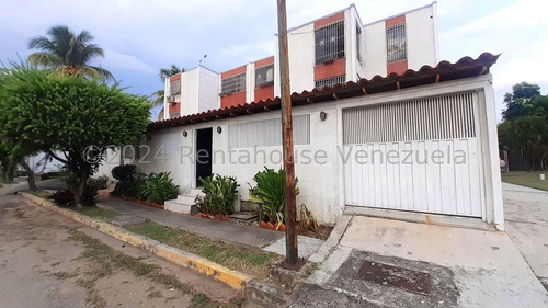 Amplio Apartamento En Venta Este De Barquisimeto. Urbanizacion Rio Lama 24-16310 As-f