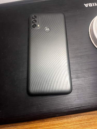 Moto E40 Dual Sim 64 Gb Gris Acero 4 Gb Ram Gris Oscuro (Usado)