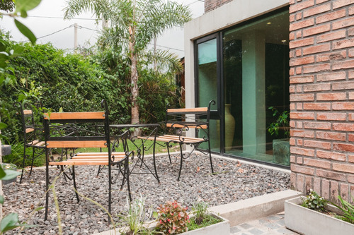 Casa En Venta En Carlos Paz De Categoria A 100 Metros Del Lago