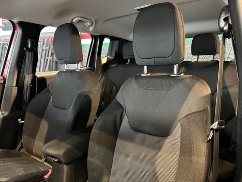 Jeep Renegade 1.8 16V FLEX LONGITUDE 4P AUTOMÁTICO
