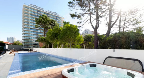 Apartamento En Venta En Torre Esmeralda De 3 Dormitorios , En Punta Del Este