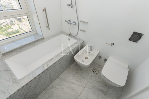 Venta-alquiler Departamento 5 Ambientes En Alvear Tower, Puerto Madero