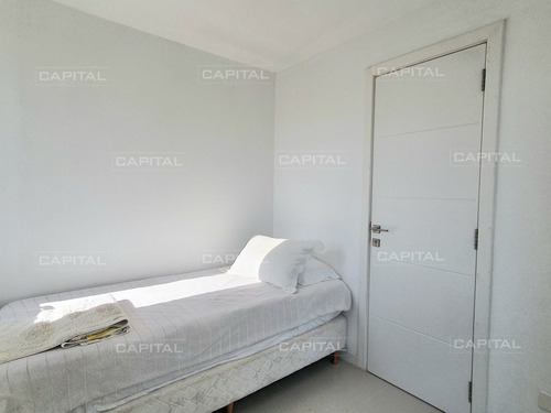 Imagen 15 de 19 de Venta Departamento Primera Línea Dos Dormitorios Y Dependencia De Servicio En Playa Mansa Punta Del Este - Punta Del Este Mansa