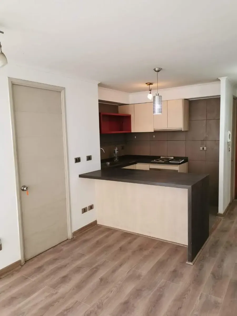 Imagen 3 de 13 de Departamento En Carmen 1d 1b - Santiago Centro Precio Oferta