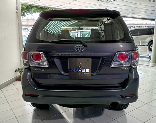 Imagen 6 de 11 de Toyota Fortuner 2014