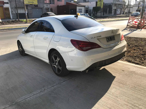 Imagen 5 de 9 de Mercedes-benz Clase Cla 1.6 Cla200 Coupe Urban 156cv Mt 2014