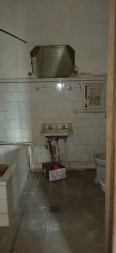 Casa Para Reciclar Con Gran Terreno Y Mucho Potencial En El Centro De Carmelo