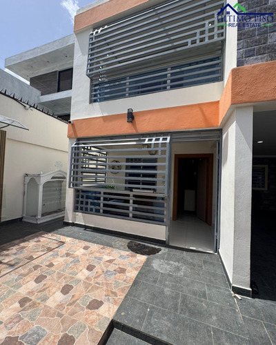 Venta De Casa En Prado Oriental De San Isidro