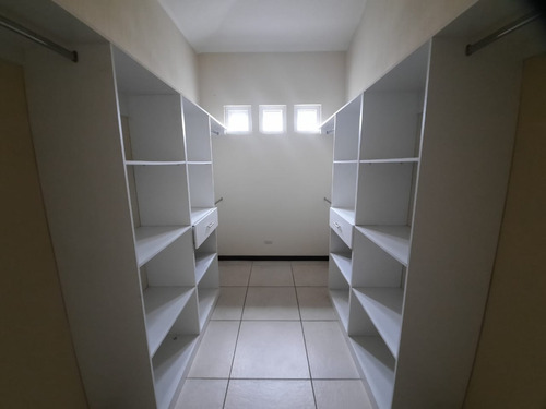 Imagen 9 de 10 de Vendo Casa En Residenciales Villas Campestre Ii, Km. 22.7 A El Salvador, Fraijanes.