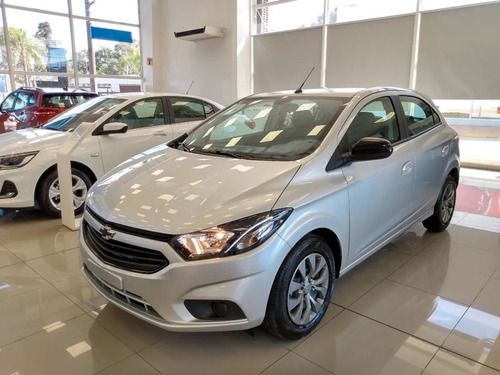 Imagen 17 de 18 de Chevrolet Onix 1.4 Joy Black
