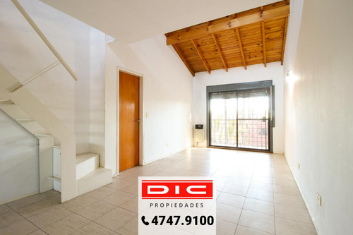 Departamento 3 Ambientes Con Balcon. Prox A Av Centenario