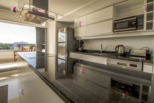 Venta De Apartamento De 2 Dormitorios Y Dependencia En Torre Esmeralda Punta Del Este