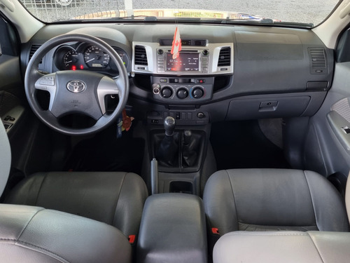 Imagen 18 de 21 de Toyota Hilux 2013 2.7 Cd Srv Vvti 4x4 Cuero