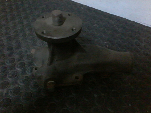 Bomba De Agua P639 / Ford F-100, F-150, F-250, E-200, E-250