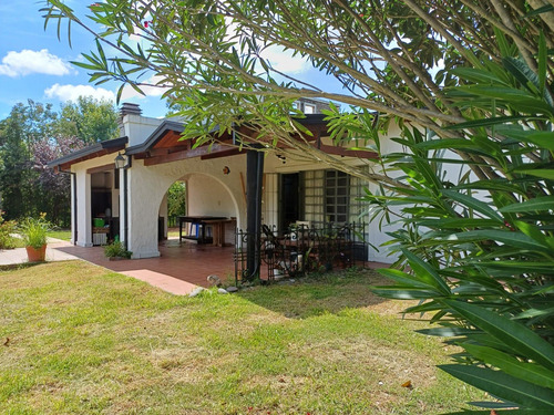 Casa En Venta Con Escritura Inmediata- Villa Parque Sicardi
