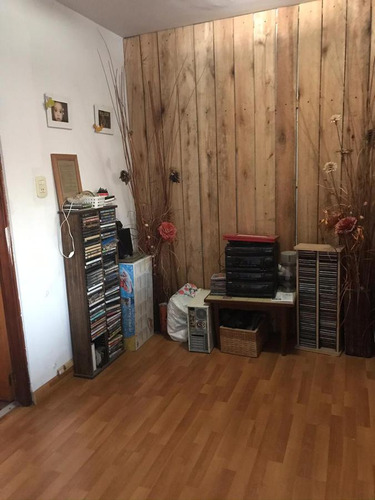 Casa En Venta - 3 Dormitorios 2 Baños 1 Pileta 1 Cochera - 230mts2 - Los Hornos