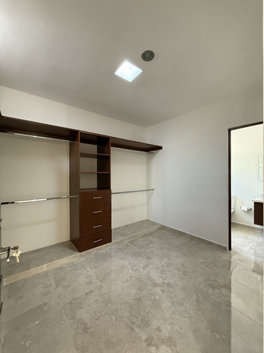 Casa De 4 Recámaras + Cuarto De Servicio, En Residencial Parque Natura En Cholul