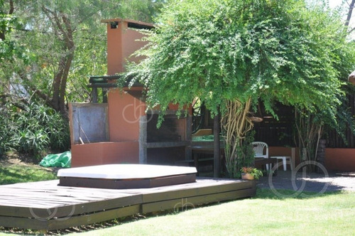 Imagen 10 de 29 de Punta Del Este, Jardines De Cordoba, 4 Dormitorios Y Dependencia*- Ref: 42991