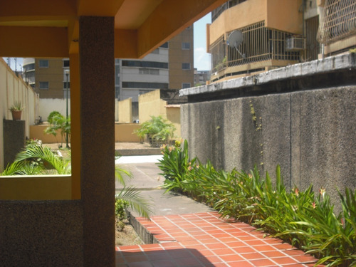 Imagen 1 de 14 de Apartamento En Villa Central Puerto Ordaz