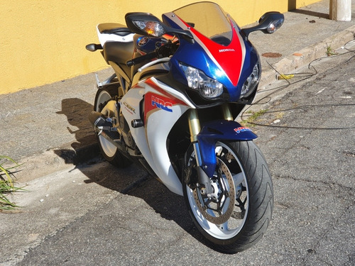Imagem 3 de 8 de Honda Cbr1000rr