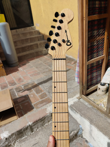 Charvel Dk24 Diestro Amarillo Maple (Usado)