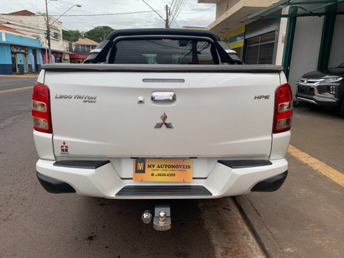 Imagem 6 de 14 de Mitsubishi L200 Triton Sport Hpe 2.4 Branco 2018