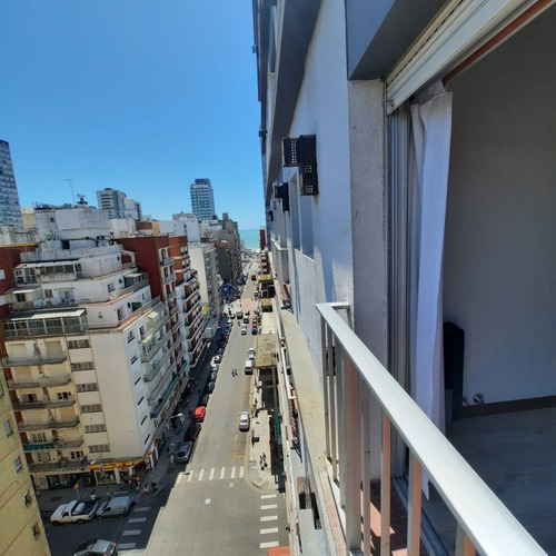 Imagen 4 de 17 de 2 Ambientes Con Balcón Francés A La Calle