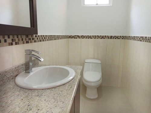 Imagen 12 de 23 de Casa Quinta San Antonio De Los Altos Century 21 Plaza Francia 04125033903 Sz