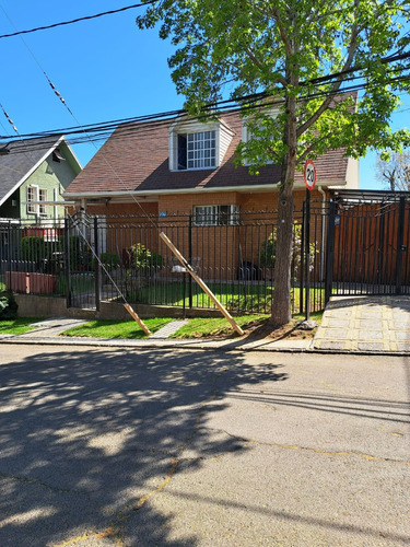 Hermosa Y Cómoda Casa 4d/3b Altos De Peñalolén