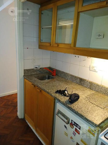 Recoleta. Ambiente Dividido Reciclado. Alquiler Temporario Sin Garantías.