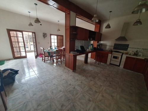 Imagen 1 de 17 de Casa En Venta En General Paz