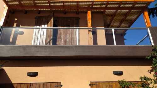 Imagen 2 de 14 de Excelente Casa En Venta. Quincho Con Cocina. 4 Baños. Propiedad Muy Iluminada Ambientes Amplios.
