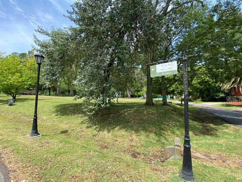 Imagen 10 de 17 de En Venta Gran Lote De Terreno De 1052.23 Mts2 En Exclusivo Country Abril En Hudson (211)