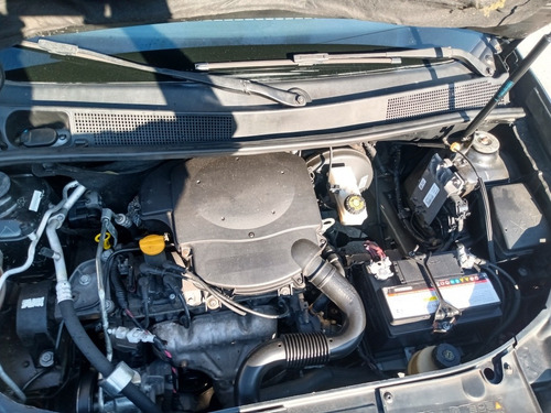 Renault Logan 2015 1.6 Expression Hi-power 4p