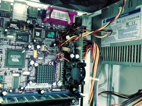 Pc Antigo C/ Ddr 1 Hd 20gb C/ Windows 7 Travando Com Defeito